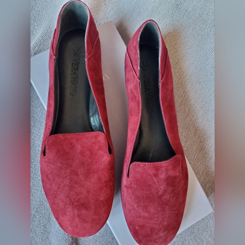 Vera Wang, slippers.  9.5 medium, berry color